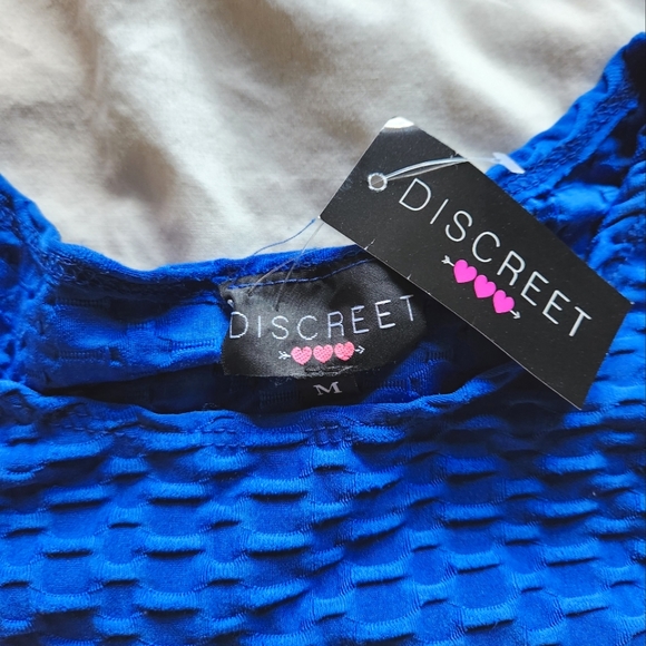 Discreet Brand Two-Piece Blue Tanktop and Leggings Set ( Medium ) - Picture 4 of 9